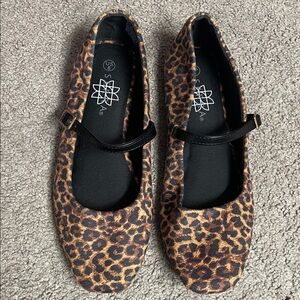 Serra Leopard Print Mary Jane Flats Size 8